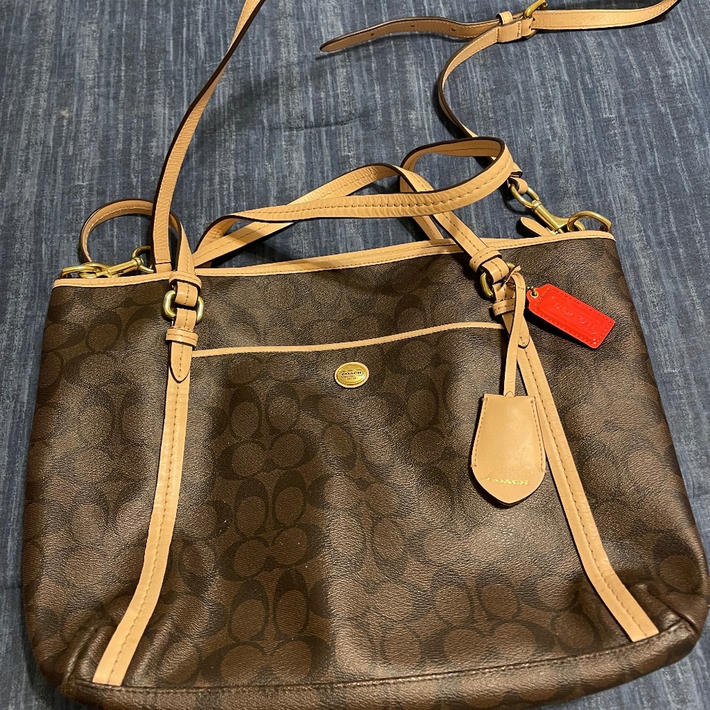 Coach Peyton Sig Pocket Tote with Shoulder strap
